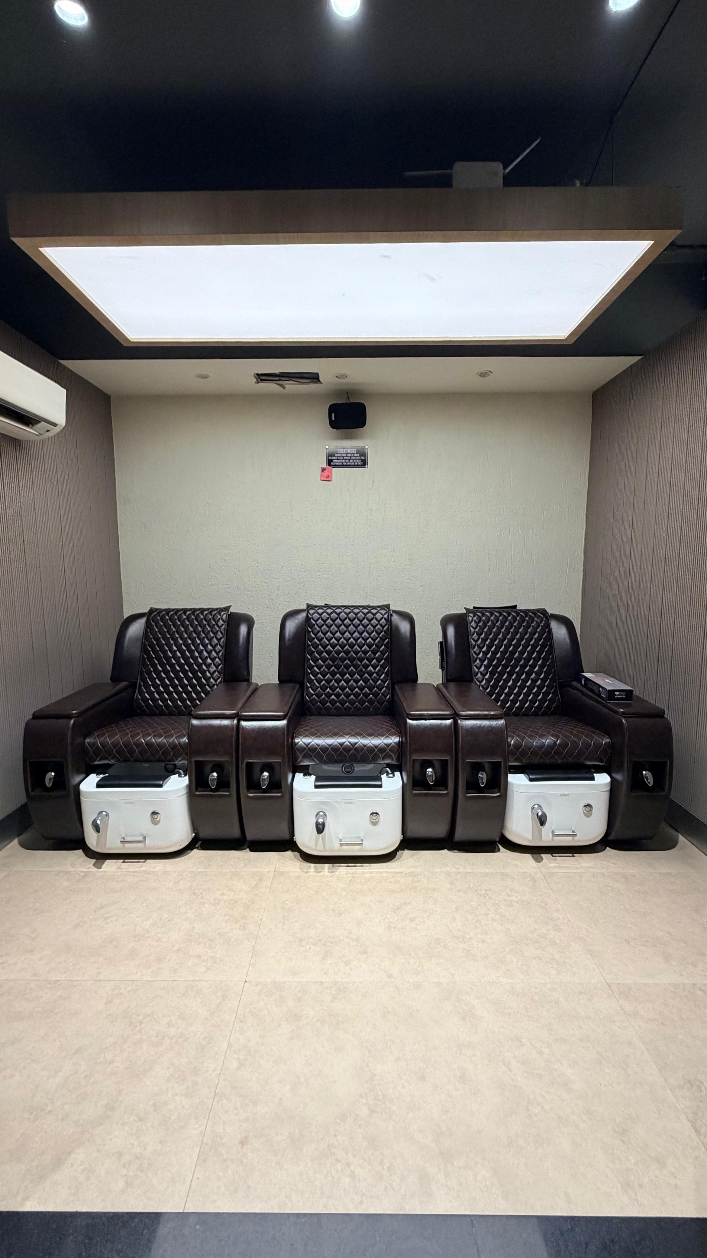 Hair Cafe Unisex Salon pedicure room